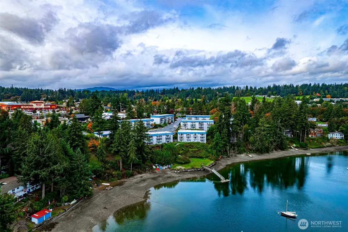 924 Shorewood Drive #B16, Bremerton, WA 98312 - #1