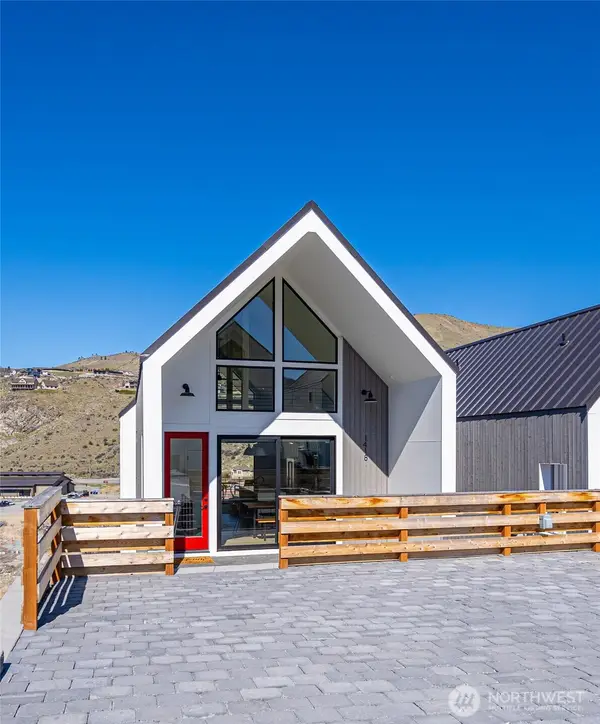 1418 Cottage Lane, Chelan, WA 98816