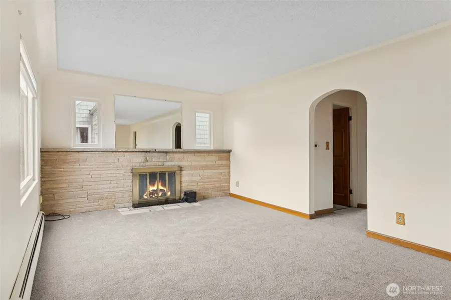 408 8th Avenue Ne, Puyallup, WA 98372 - #2