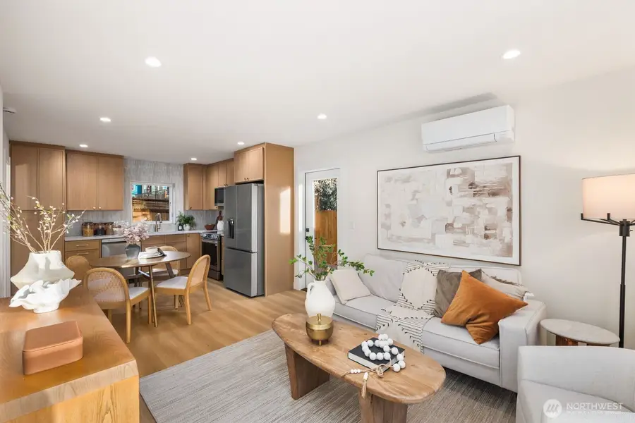 4521 47th Avenue Sw #B, Seattle, WA 98116 - #3