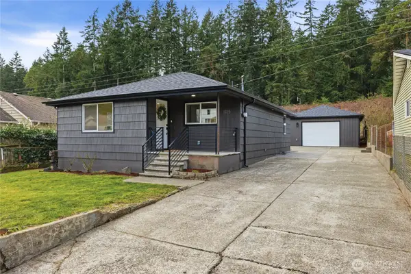 1219 Poindexter Avenue, Bremerton, WA 98312
