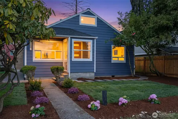 704 N 104th Street, Seattle, WA 98133