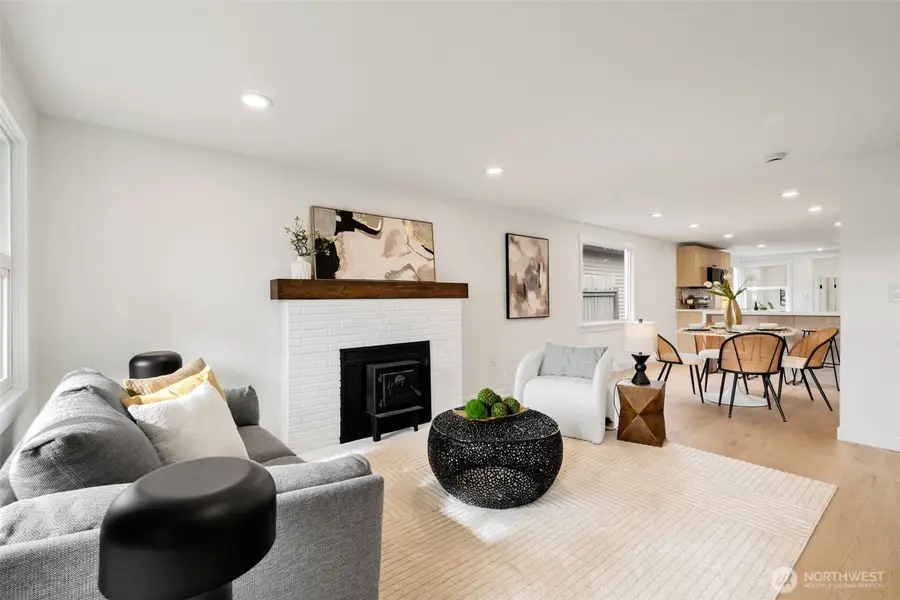 704 N 104th Street, Seattle, WA 98133 - #2