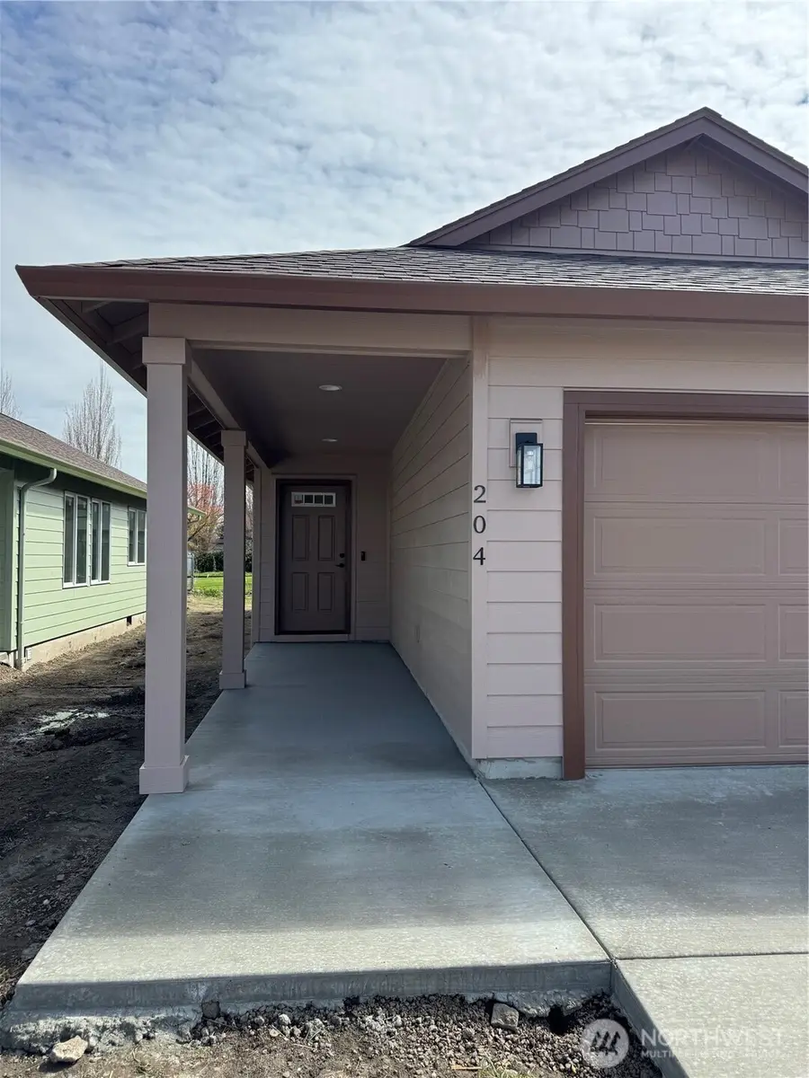 204 Douglas Street, Longview, WA 98632 - #3
