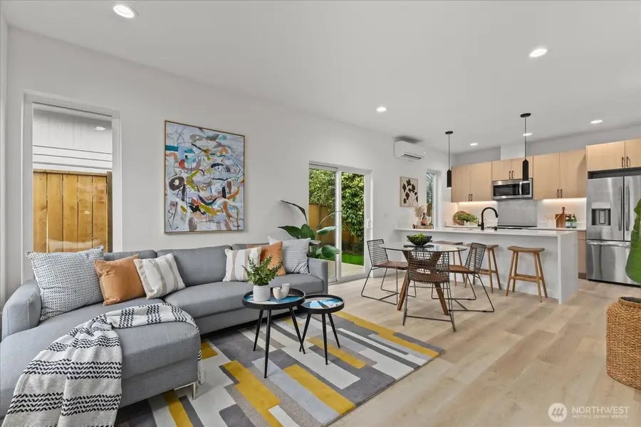 6530 18th Avenue Sw #B, Seattle, WA 98106 - #2