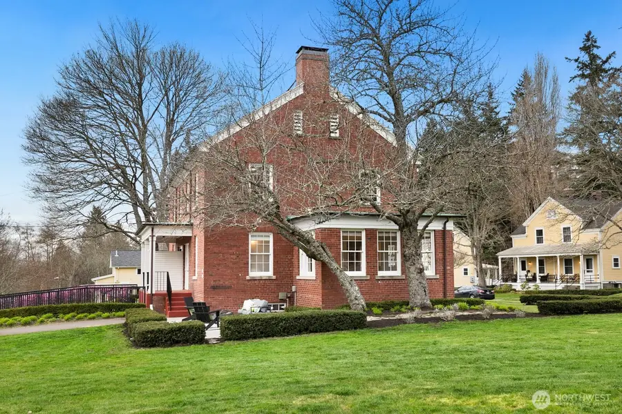 4405 Montana Circle W, Seattle, WA 98199 - #3