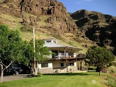 37896 Snake River Road, Asotin, WA 99402