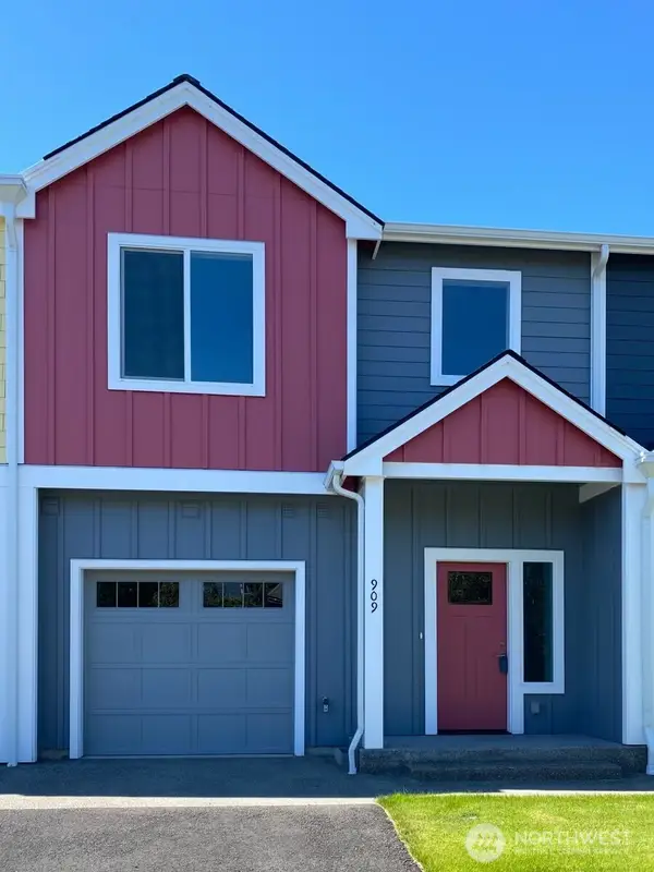 909 Washington Avenue S #8, Long Beach, WA 98631