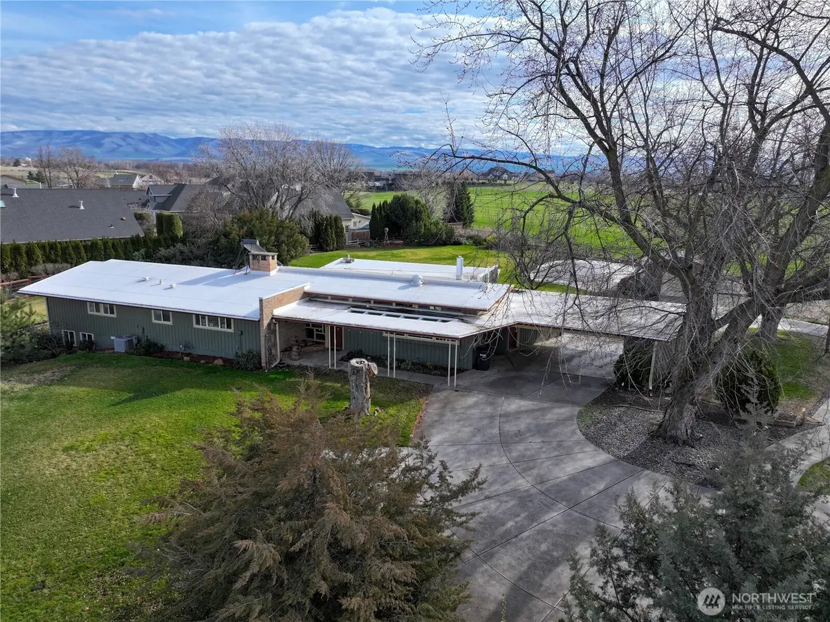 1877 SE Bliss Lane, College Place, WA 99324 - #1