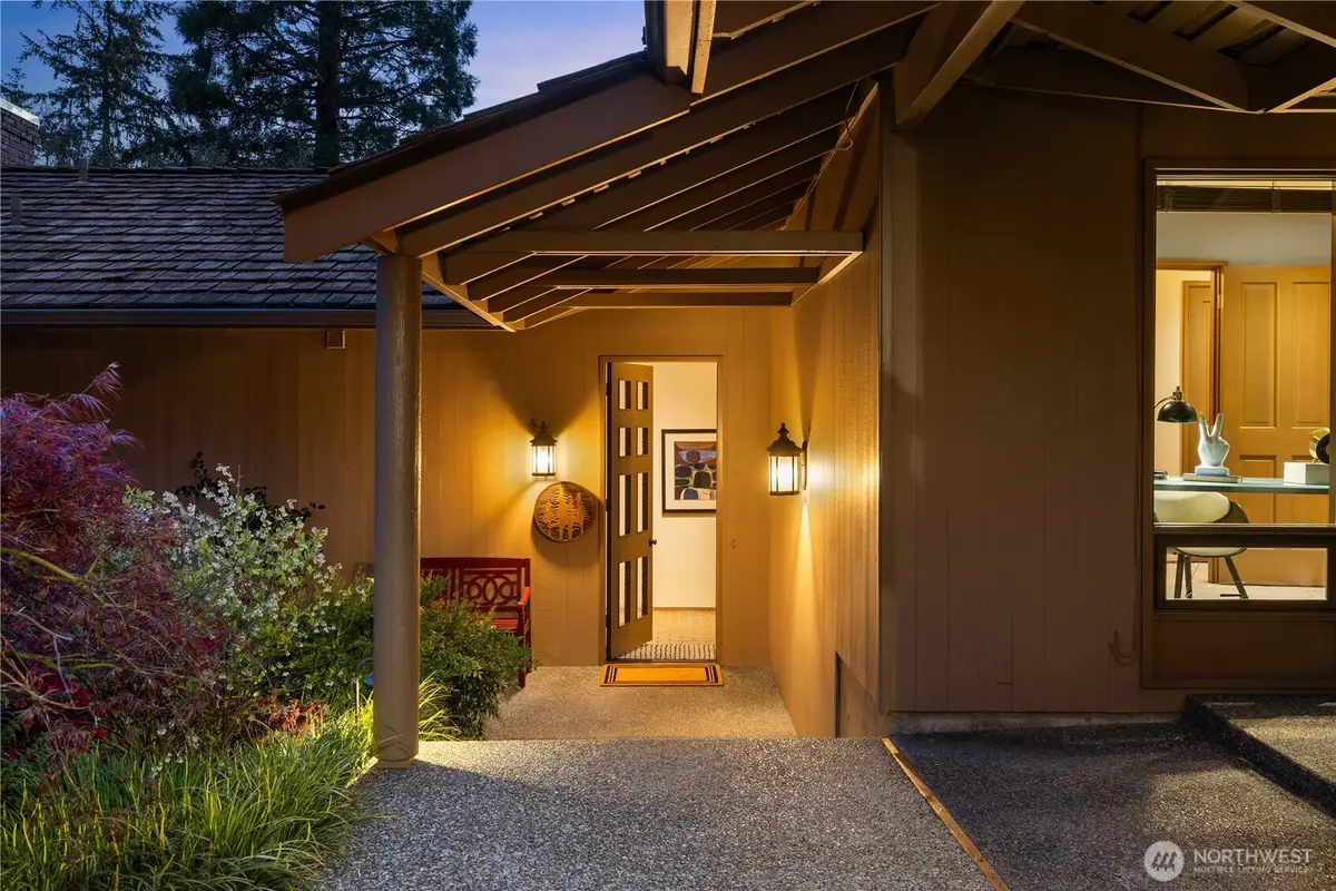 8440 W Mercer Way, Mercer Island, WA 98040 - #1