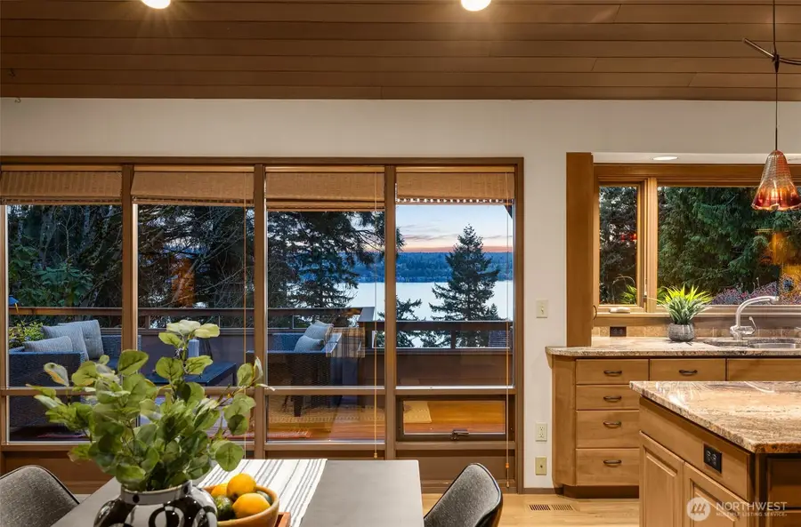 8440 W Mercer Way, Mercer Island, WA 98040 - #2