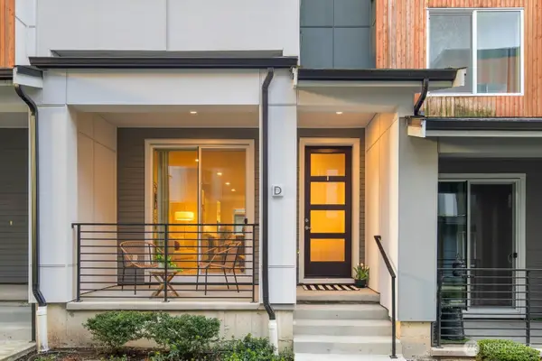 14517 1st Avenue Ne #D, Shoreline, WA 98155