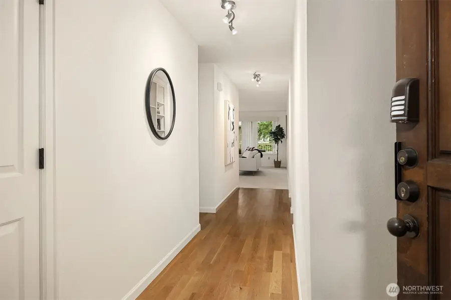 6369 Sand Point Way Ne, Seattle, WA 98115 - #2