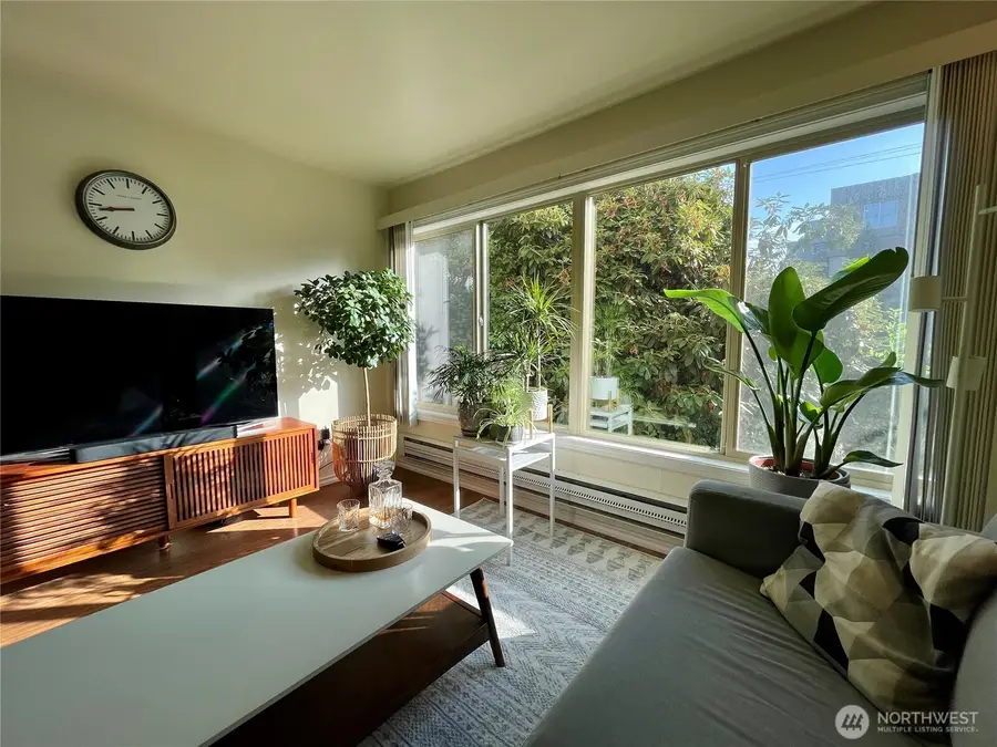 6519 4th Avenue Ne, Seattle, WA 98115 - #2