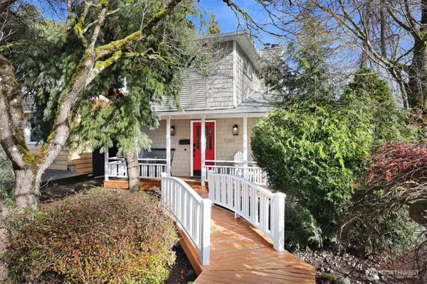 7302 33rd Avenue Ne, Seattle, WA 98115