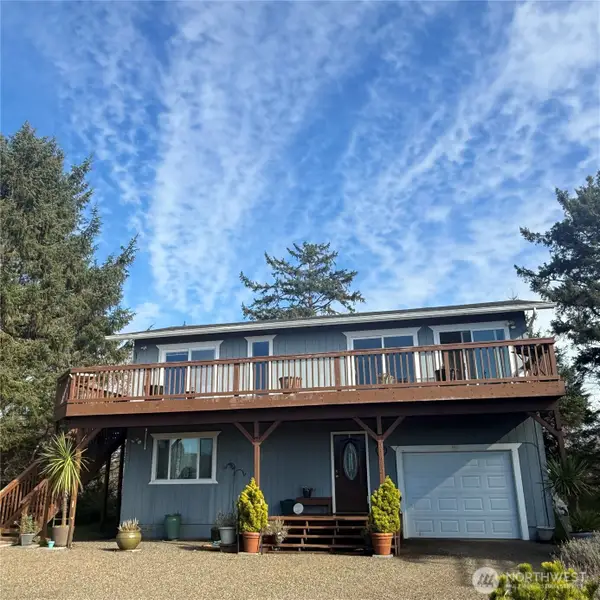 33612 J Place, Ocean Park, WA 98640