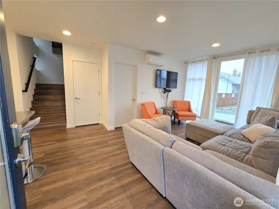 1015 NE 55th Street, Seattle, WA 98105 - #3