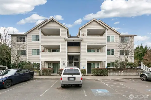 11915 Roseberg Avenue S #309, Seattle, WA 98168