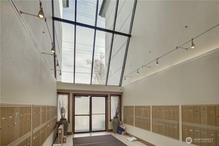 10501 8th Avenue Ne #111, Seattle, WA 98125 - #3