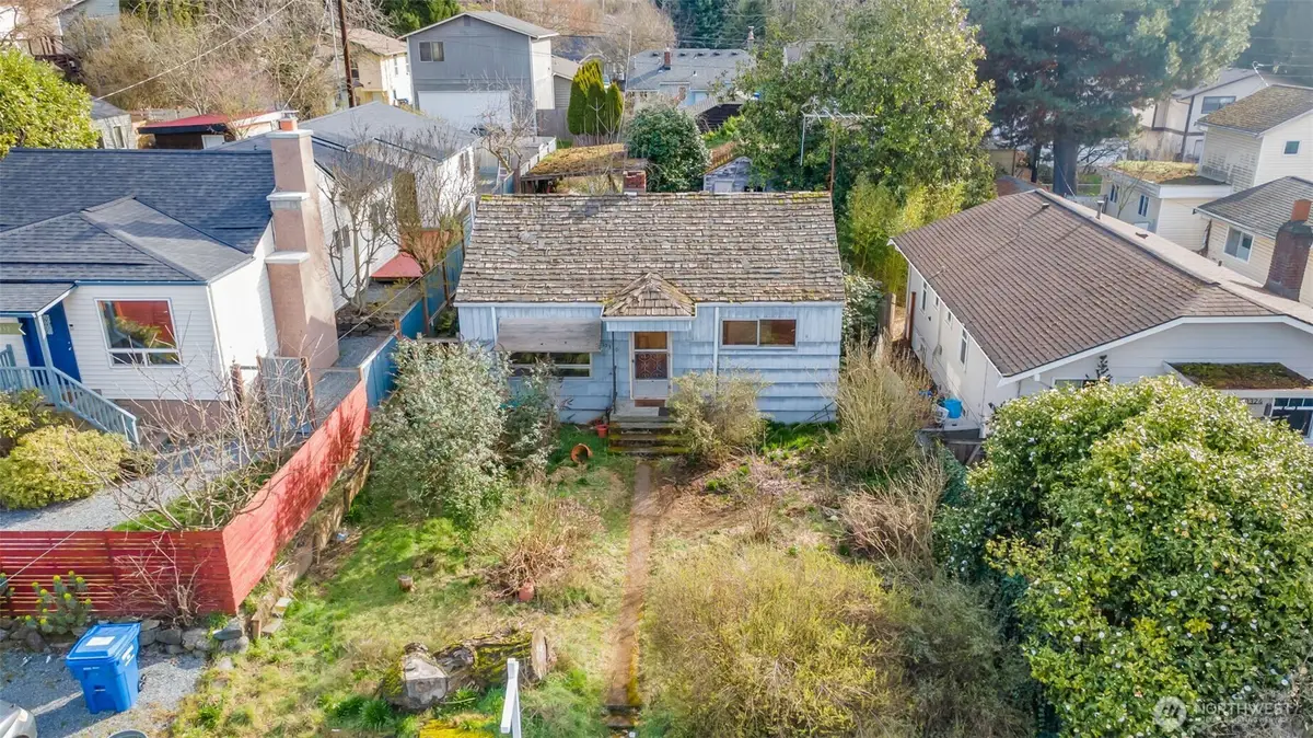 10330 Midvale Avenue N, Seattle, WA 98133 - #1