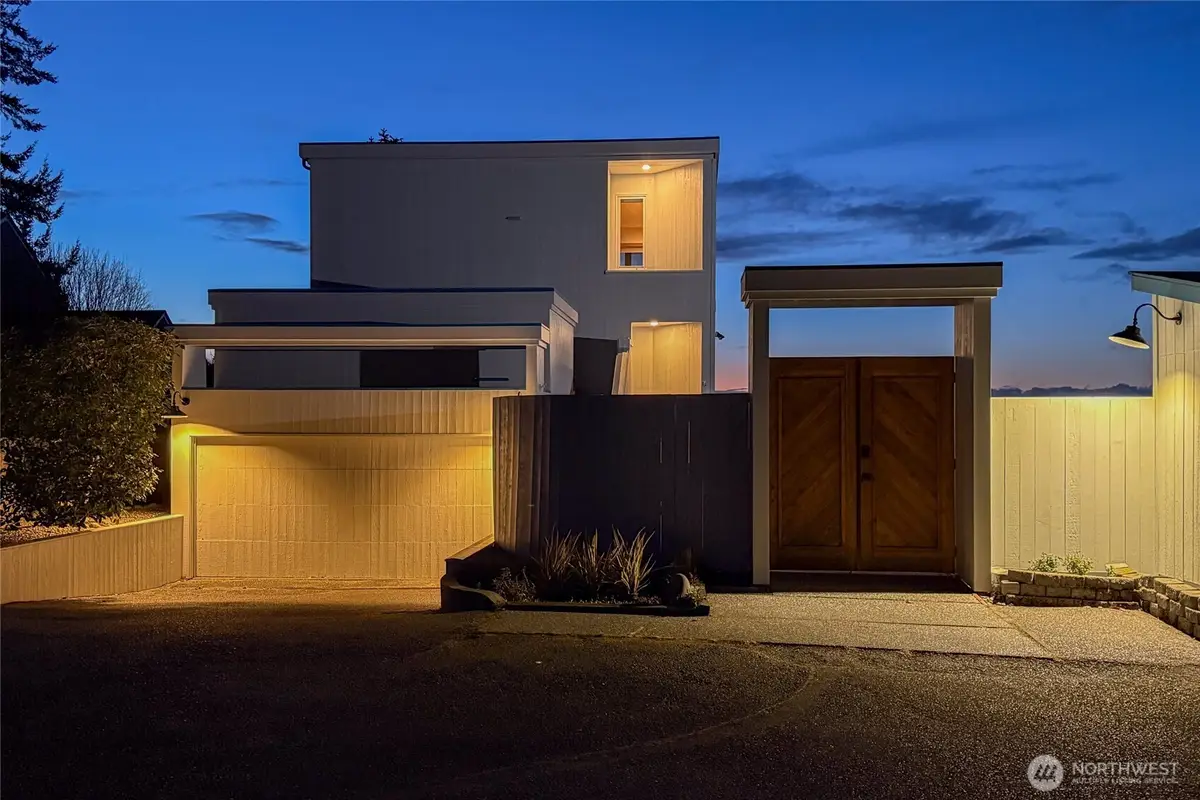 4042 Soundview Drive W, University Place, WA 98466 - #1