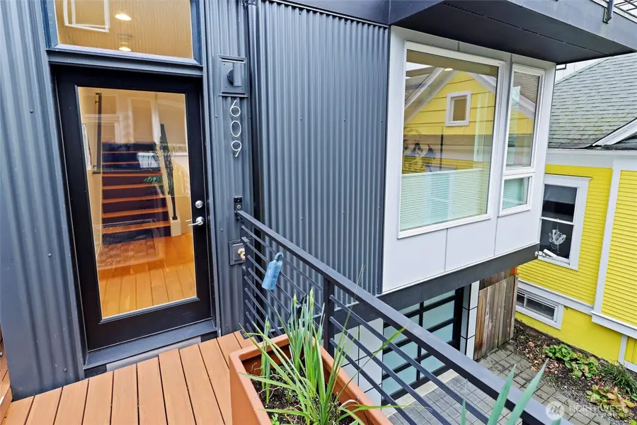 609 15th Avenue E, Seattle, WA 98112 - #3