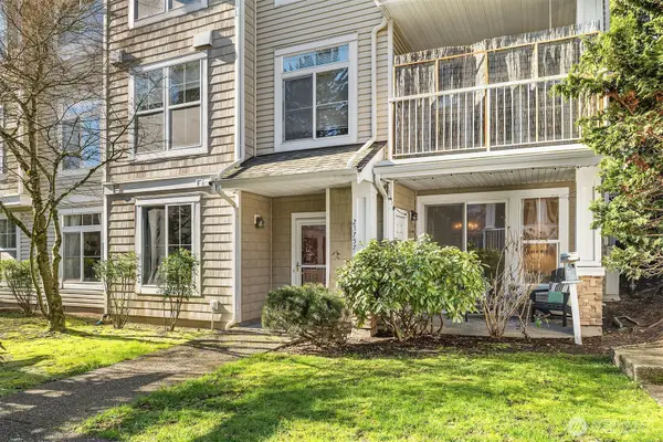 23757 SE 52nd Lane #13-1, Issaquah, WA 98029