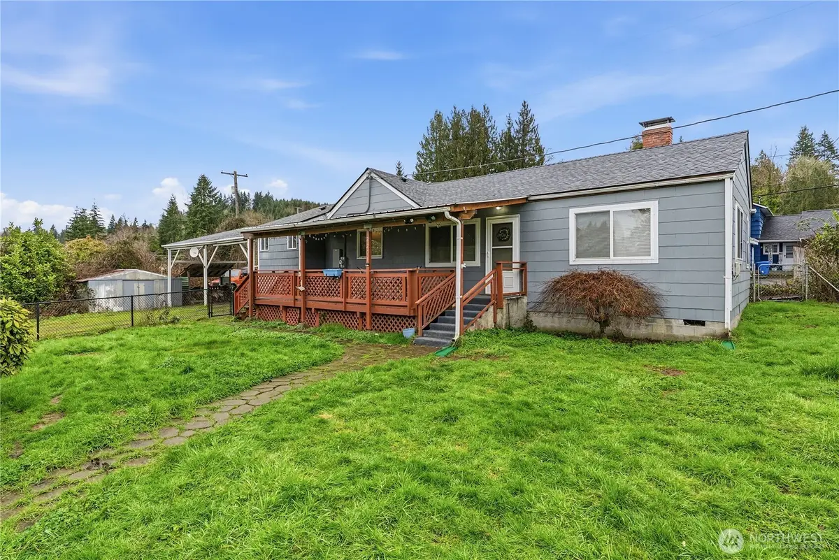 2201 Holcomb Loop Rd, Kelso, WA 98626 - #1