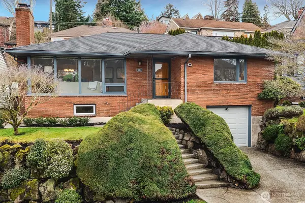 3036 12th Avenue W, Seattle, WA 98119