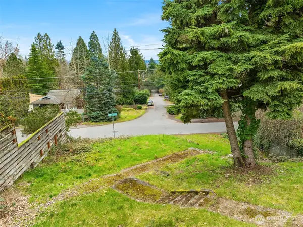 9229 45th Avenue Ne #4, Seattle, WA 98115