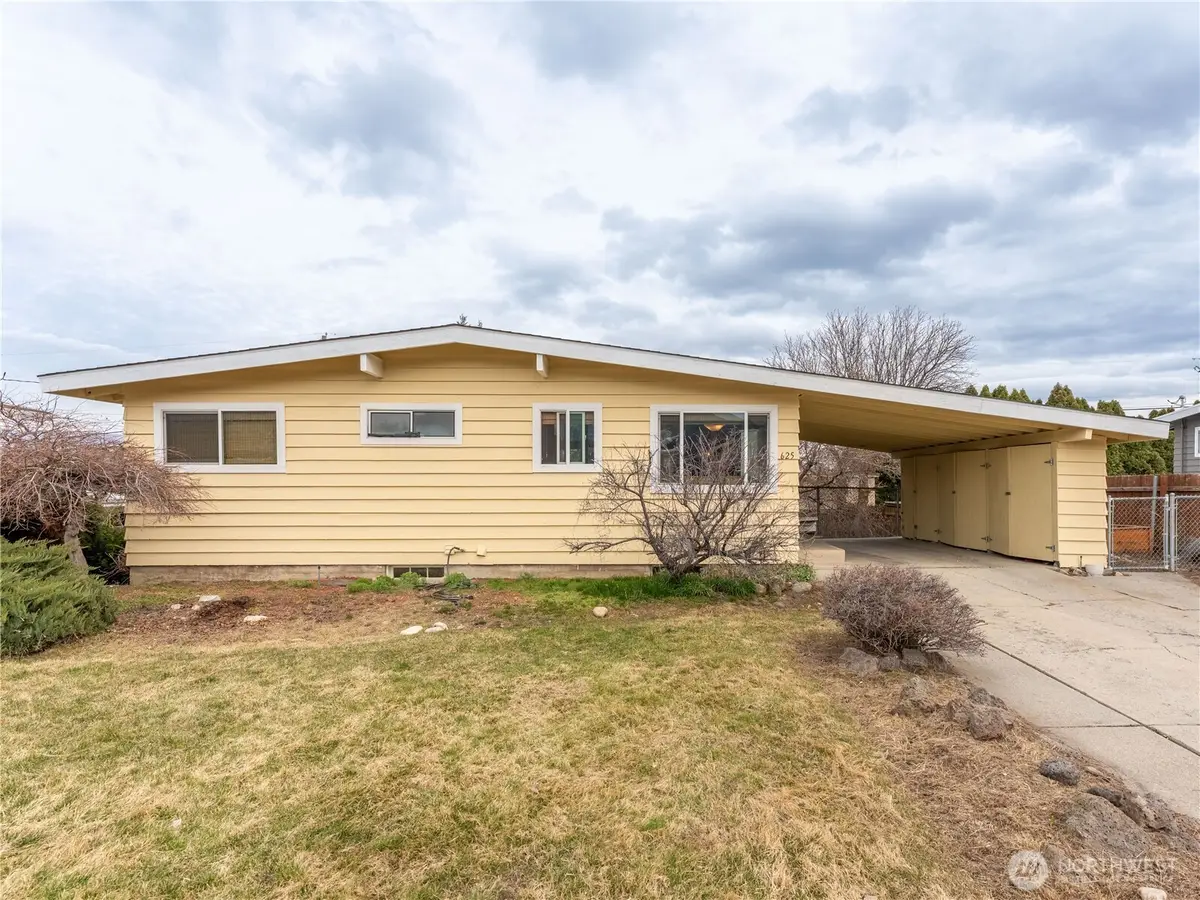 625 Lambert Street, Wenatchee, WA 98801 - #1