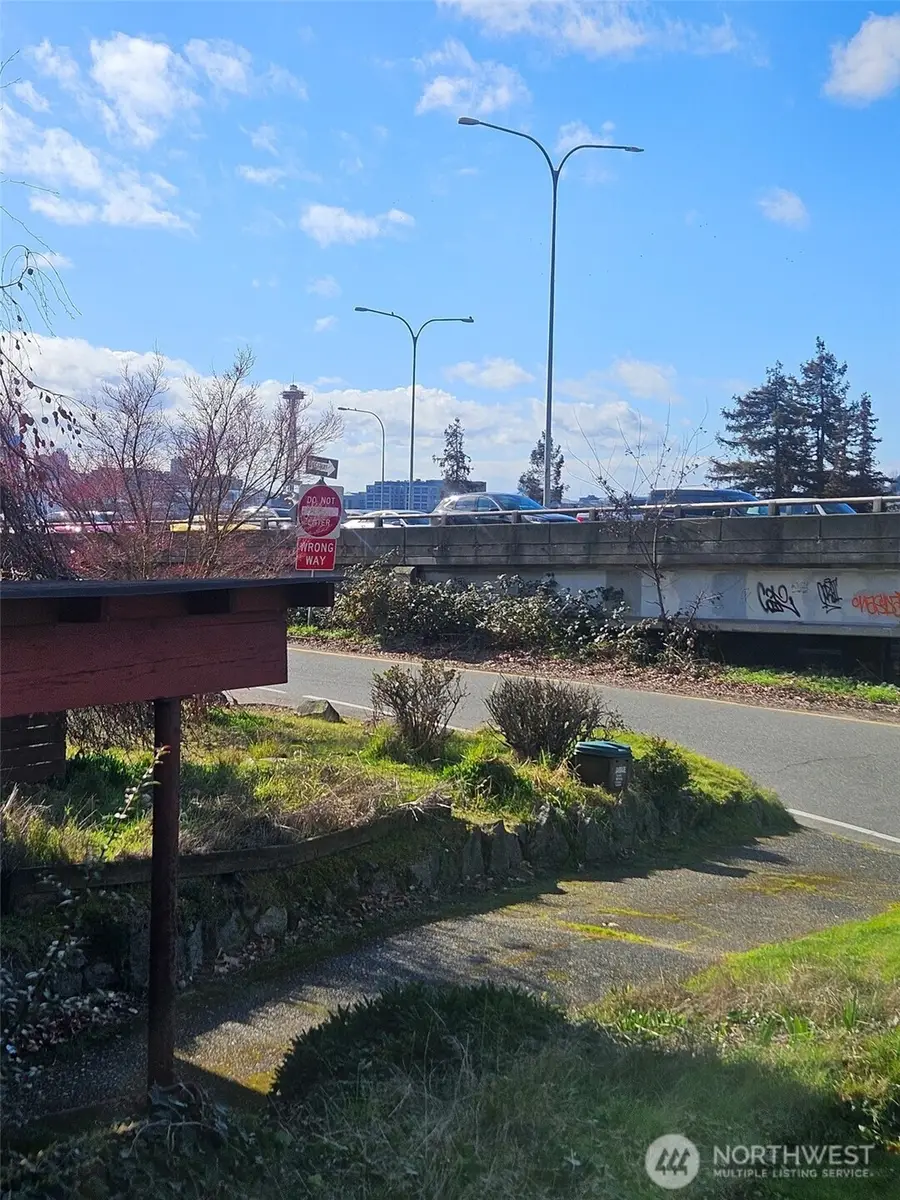1603 Lakeview Boulevard E, Seattle, WA 98102 - #3