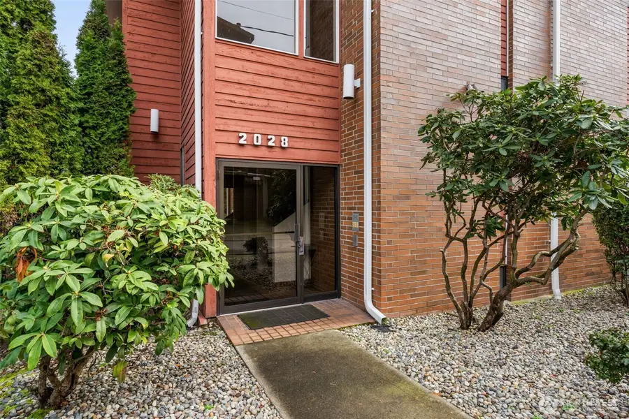 2028 Waverly Place N #202, Seattle, WA 98109 - #2