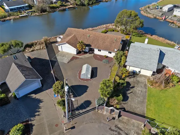 643 Quinault Avenue Se, Ocean Shores, WA 98569