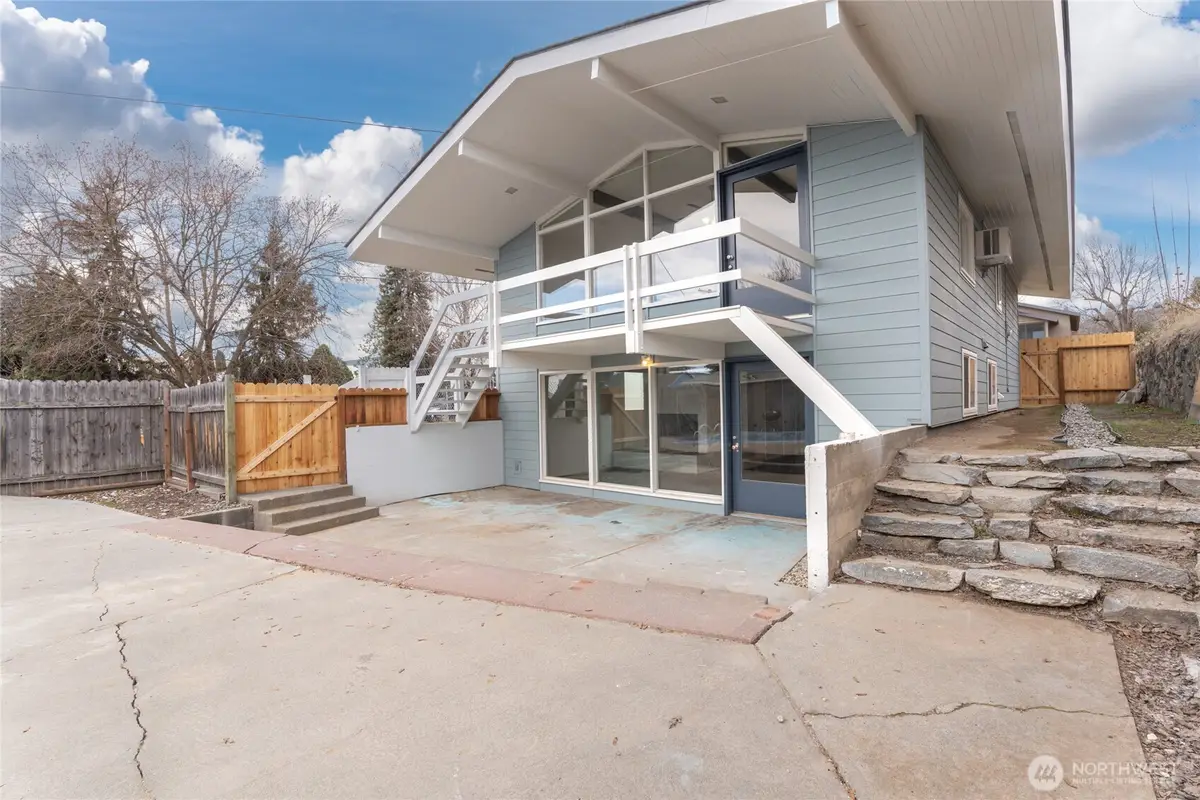 314 3rd Avenue W, Omak, WA 98841 - #1