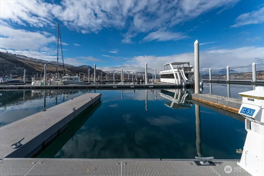 1350 W Woodin Avenue #C33, Chelan, WA 98816 - #2
