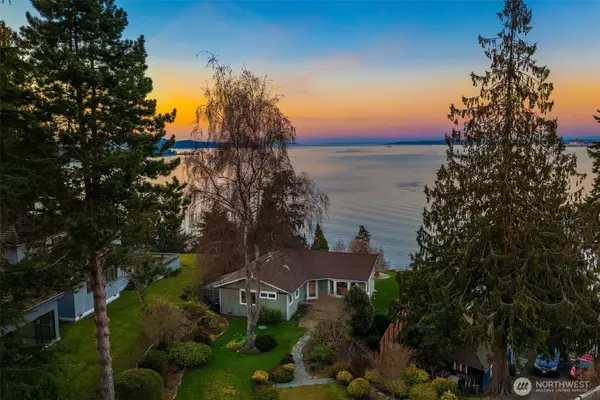 10628 SW Cowan Road, Vashon, WA 98070