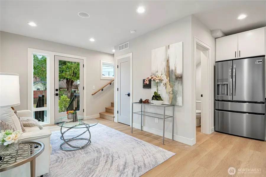 3054 Fairmount Ave Sw, Seattle, WA 98116 - #3