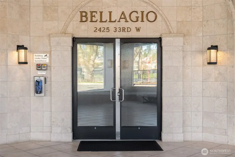 2425 33rd Avenue W #402, Seattle, WA 98199 - #2