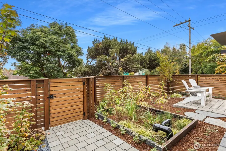 8001 25th Avenue Nw, Seattle, WA 98117 - #3