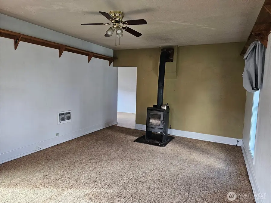 417 Monroe Street, Hoquiam, WA 98550 - #3