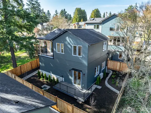 11738 23rd Avenue Ne, Seattle, WA 98125