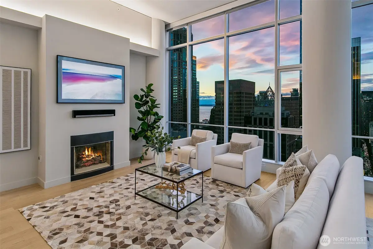 909 5th Avenue #Ph3, Seattle, WA 98164 - #1