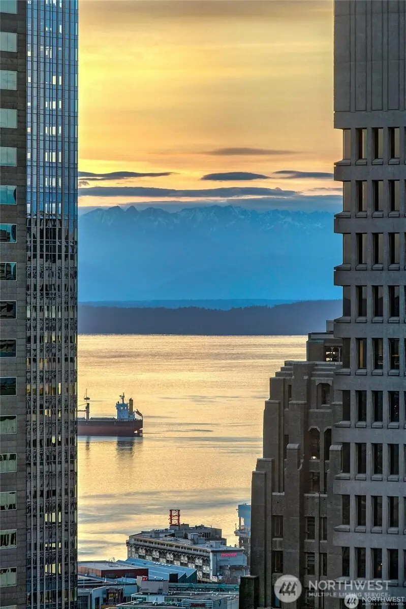 909 5th Avenue #Ph3, Seattle, WA 98164 - #2