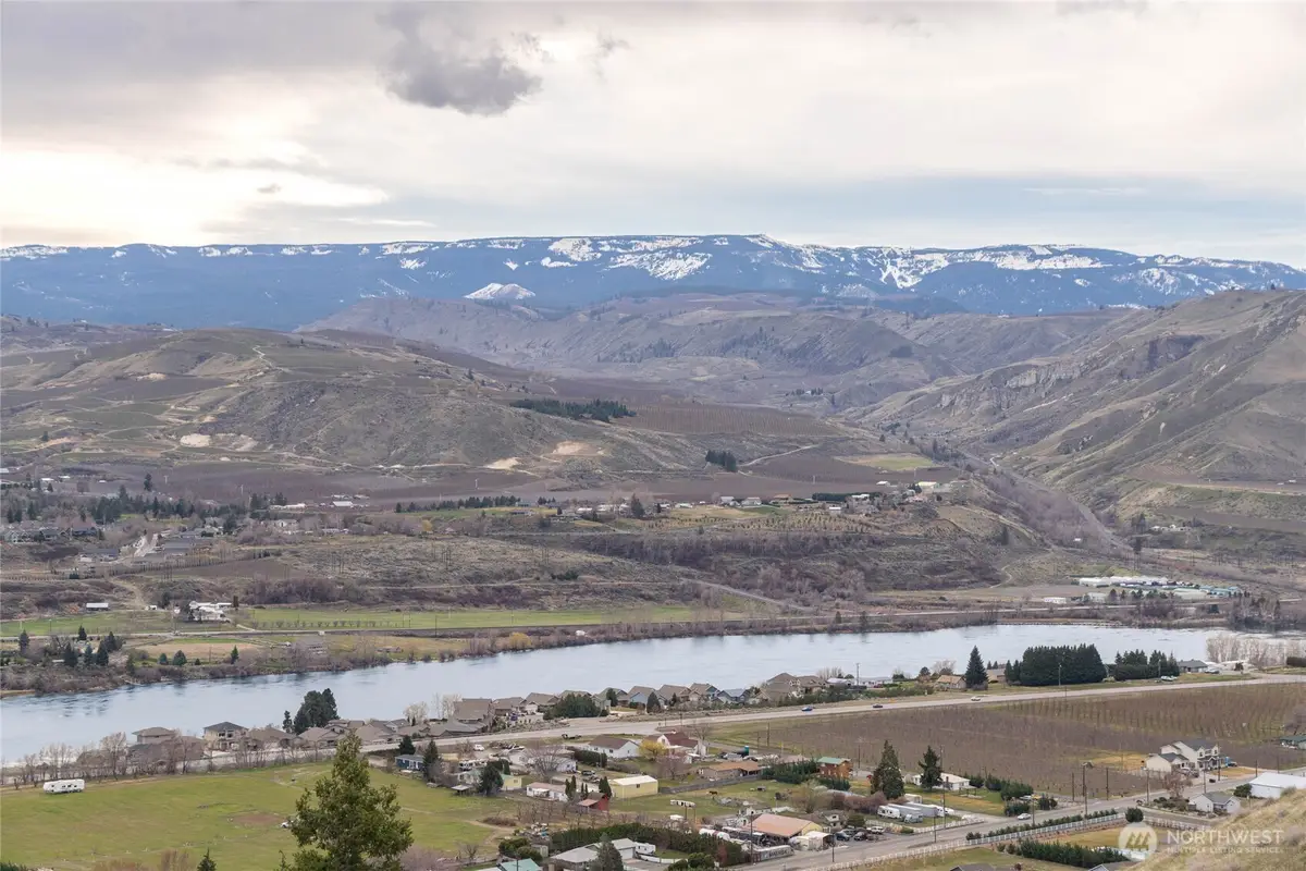 3203 10th Street Se, East Wenatchee, WA 98802 - #1