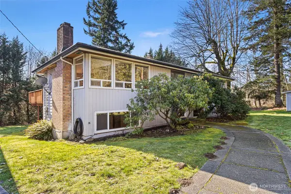 23829 Se 208th St, Maple Valley, WA 98038