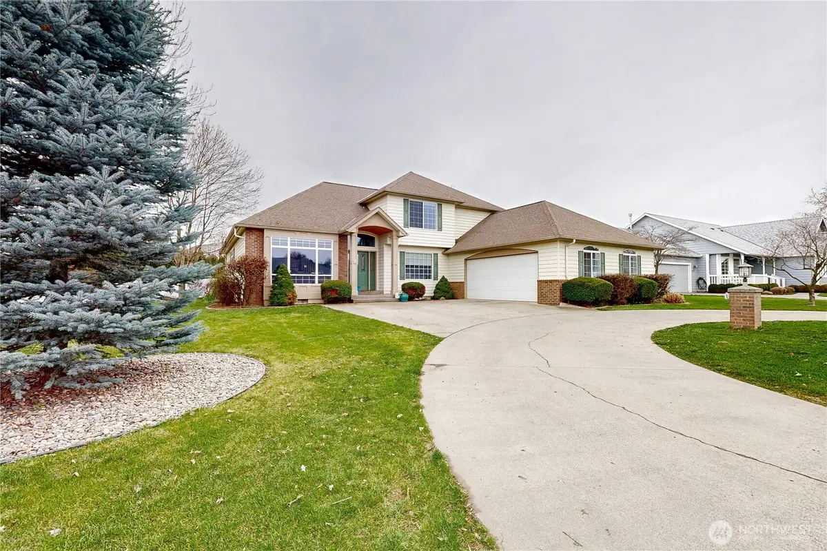 956 SE Garrison Drive, College Place, WA 99324 - #1