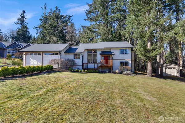 31 Arapaho Place, Camano Island, WA 98282