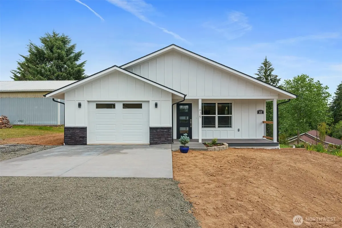 635 Elm Street, Raymond, WA 98577 - #1