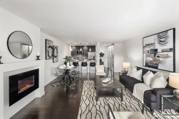 3905 4th Avenue Ne #301, Seattle, WA 98105